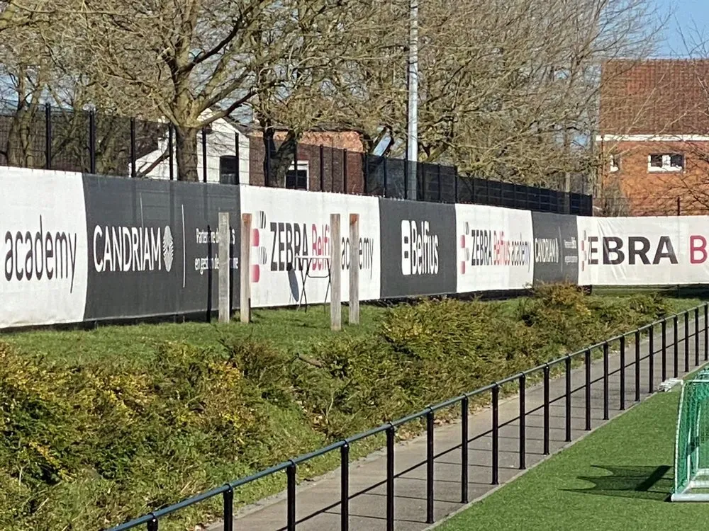 terrassement tribune de 100 places au stade sporting charleroi (1)