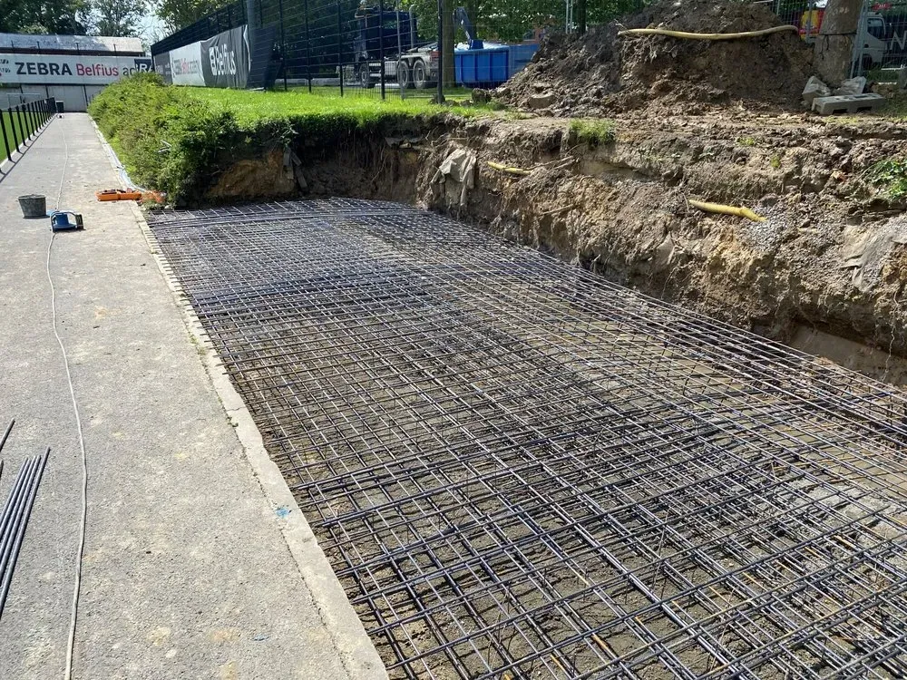 terrassement tribune de 100 places au stade sporting charleroi (3)