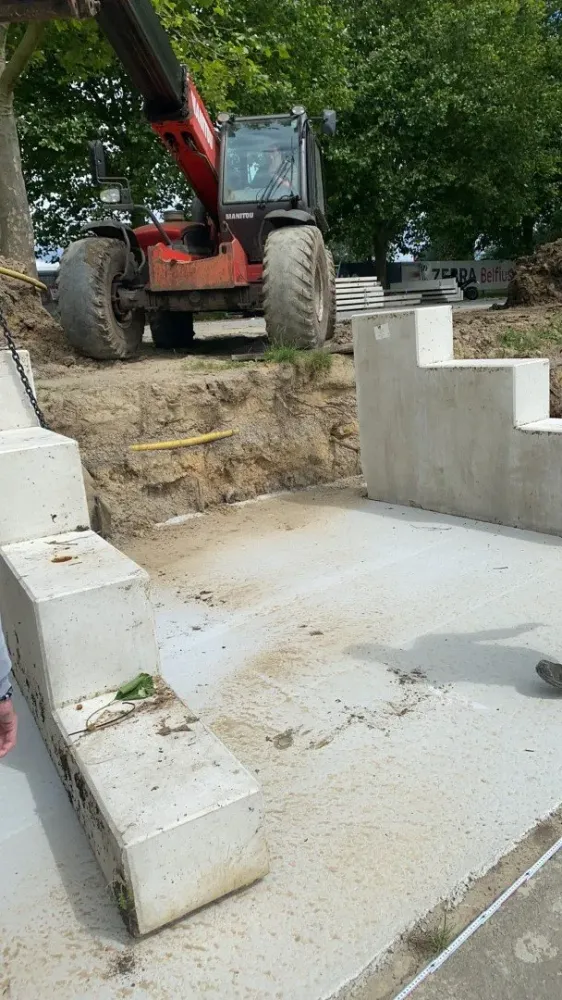 terrassement tribune de 100 places au stade sporting charleroi (7)