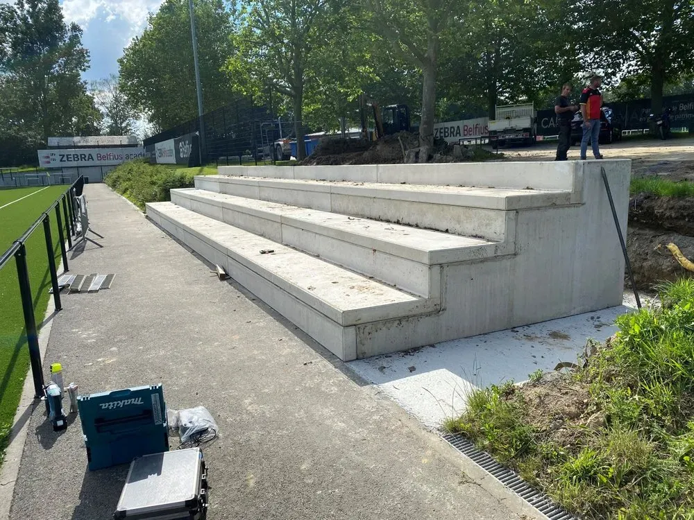 terrassement tribune de 100 places au stade sporting charleroi (8)