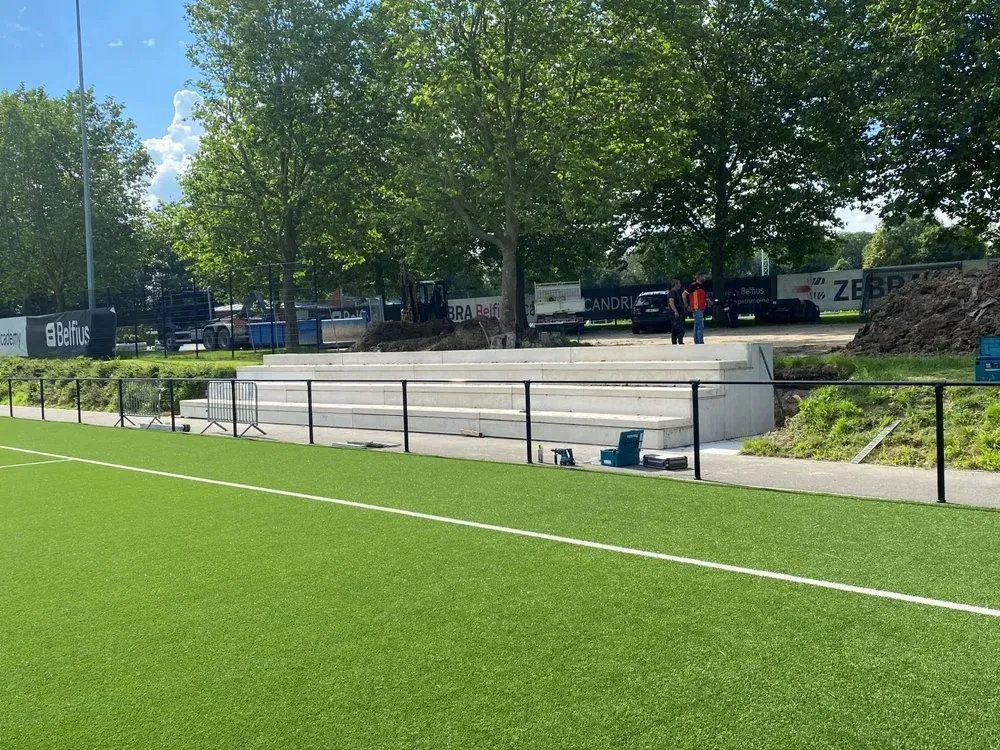 terrassement tribune de 100 places au stade sporting charleroi (9)